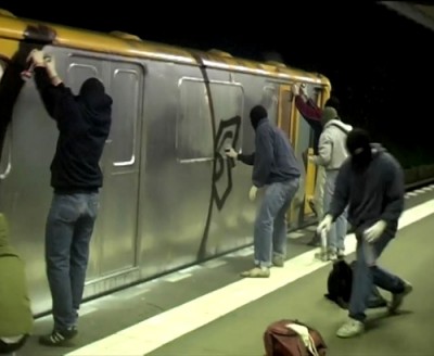 UNLIKE U : Trainwriting in Berlin